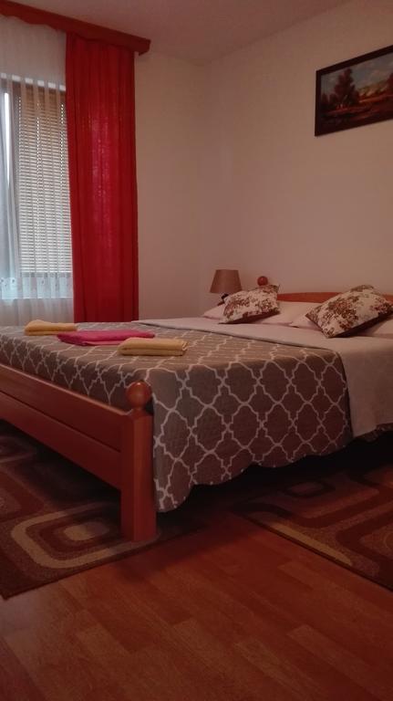 Guest House Adrijana Seliste Dreznicko Exterior photo