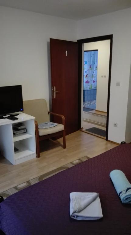 Guest House Adrijana Seliste Dreznicko Exterior photo